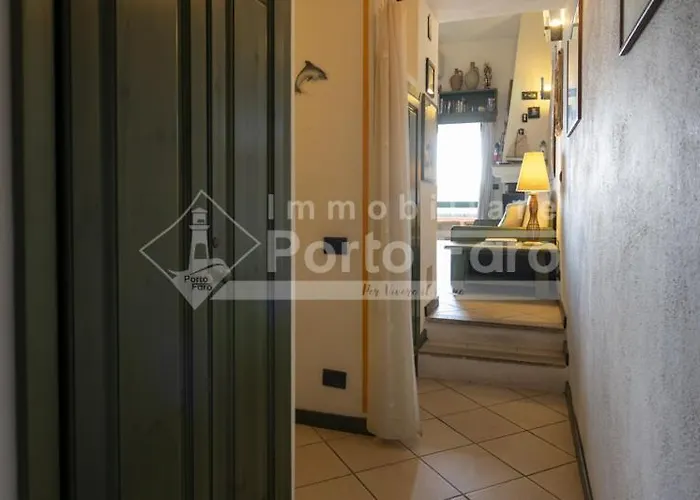 23 Baia Faro - Trilocale Mansardato Con Ampia Terrazza Vista Mare וילה *